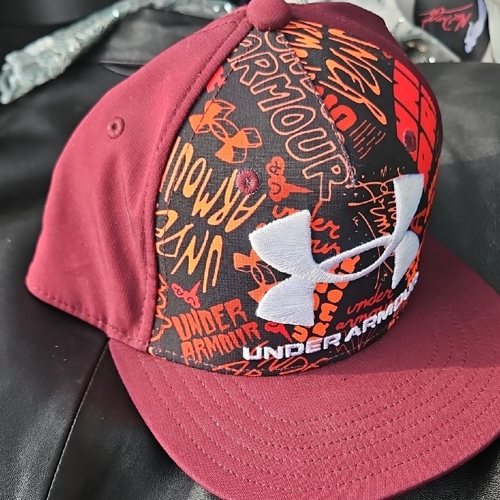 NWOT UA Logo Youth Snapback Flat Brim Baseball Cap Hat